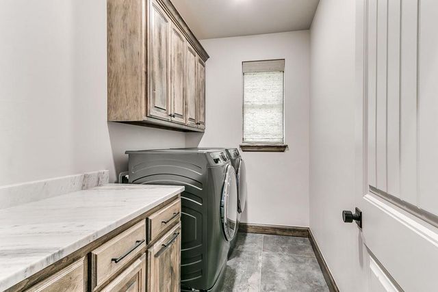 5609 Copper Stone Court, Mustang, OK 73064