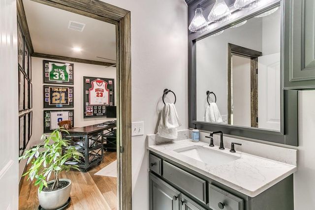 5609 Copper Stone Court, Mustang, OK 73064
