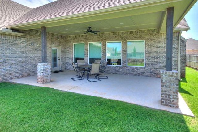 5609 Copper Stone Court, Mustang, OK 73064