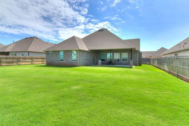 5609 Copper Stone Court, Mustang, OK 73064