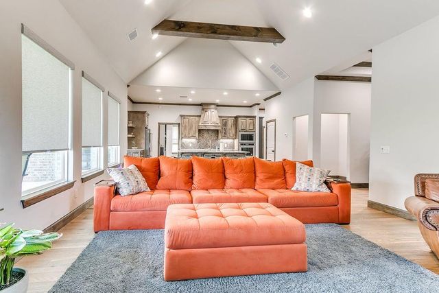 5609 Copper Stone Court, Mustang, OK 73064