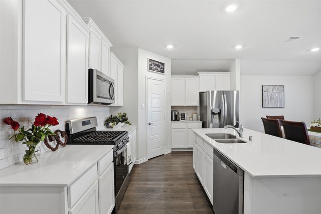 210 Gatecrest Drive, Fate, TX 75087