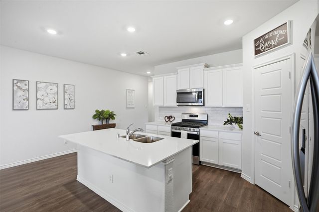 210 Gatecrest Drive, Fate, TX 75087