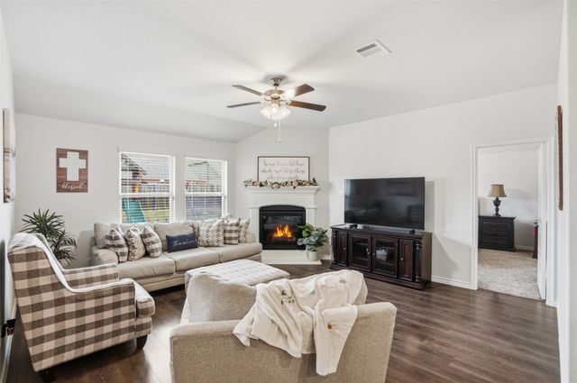 210 Gatecrest Drive, Fate, TX 75087