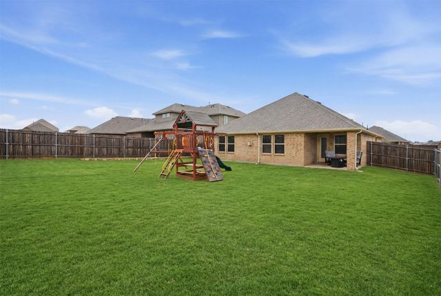 210 Gatecrest Drive, Fate, TX 75087