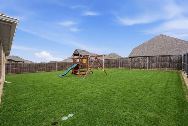 210 Gatecrest Drive, Fate, TX 75087