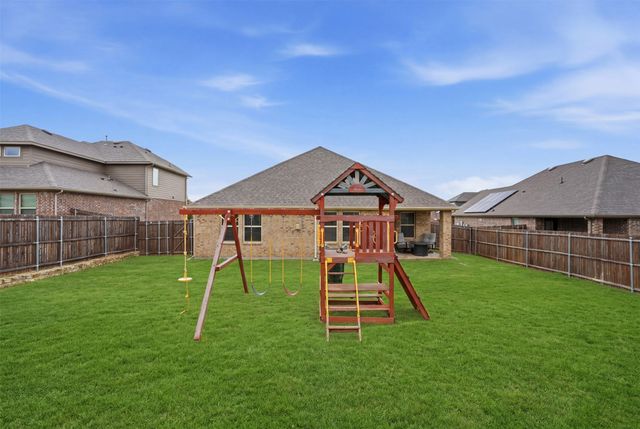 210 Gatecrest Drive, Fate, TX 75087