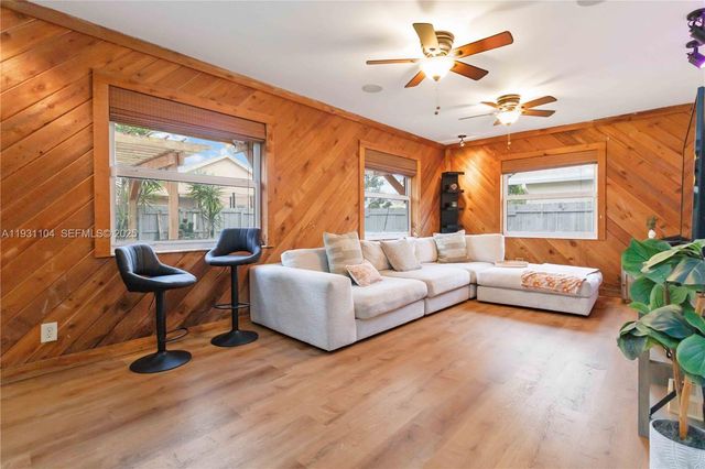 9908 NW 46th Ct, Sunrise, FL 33351