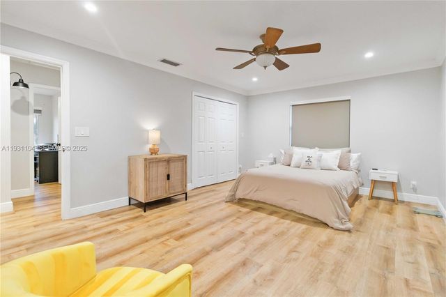 9908 NW 46th Ct, Sunrise, FL 33351