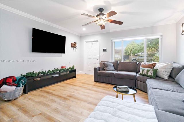 9908 NW 46th Ct, Sunrise, FL 33351