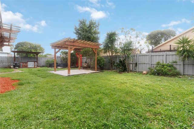 9908 NW 46th Ct, Sunrise, FL 33351