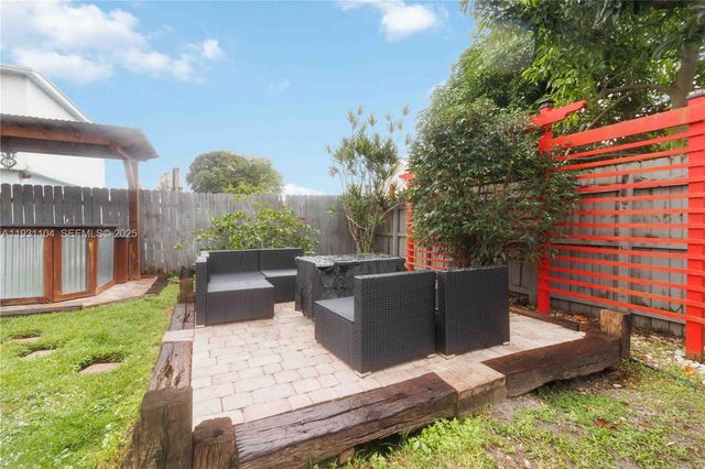 9908 NW 46th Ct, Sunrise, FL 33351