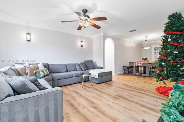 9908 NW 46th Ct, Sunrise, FL 33351