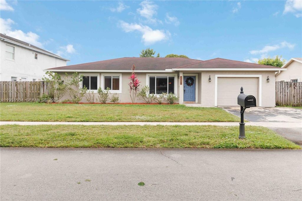 9908 NW 46th Ct, Sunrise, FL 33351