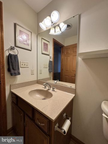 208 MONTCLAIR CT, Hagerstown, MD 21742