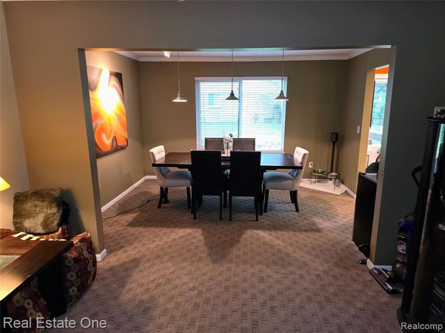 1574 Cardinal Ridge, West Bloomfield, MI 48324
