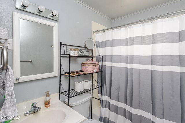 4518 Thackeray Road, Maumee, OH 43537
