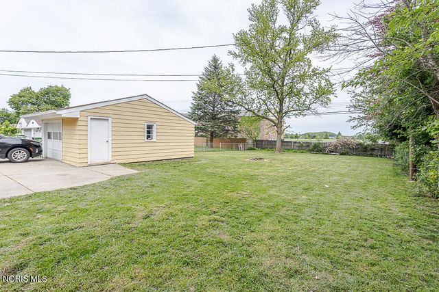 4518 Thackeray Road, Maumee, OH 43537