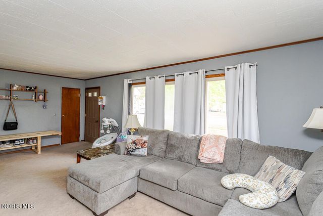 4518 Thackeray Road, Maumee, OH 43537