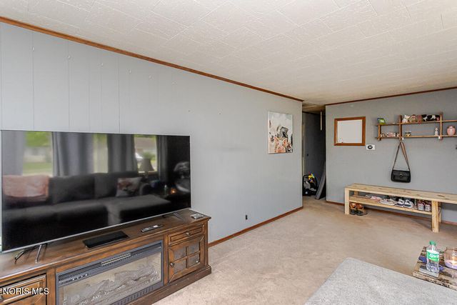 4518 Thackeray Road, Maumee, OH 43537