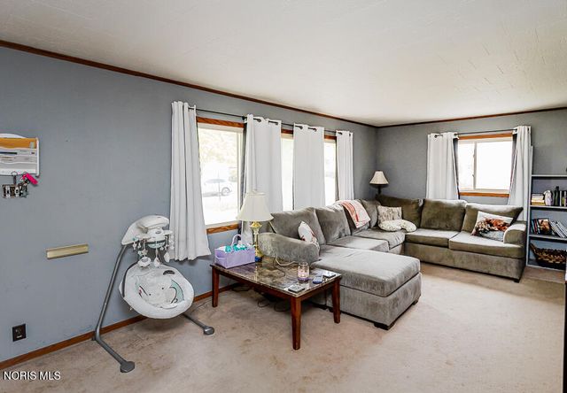 4518 Thackeray Road, Maumee, OH 43537