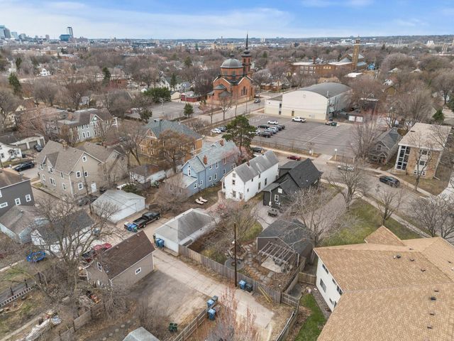 1715 6th Street NE, Minneapolis, MN 55413