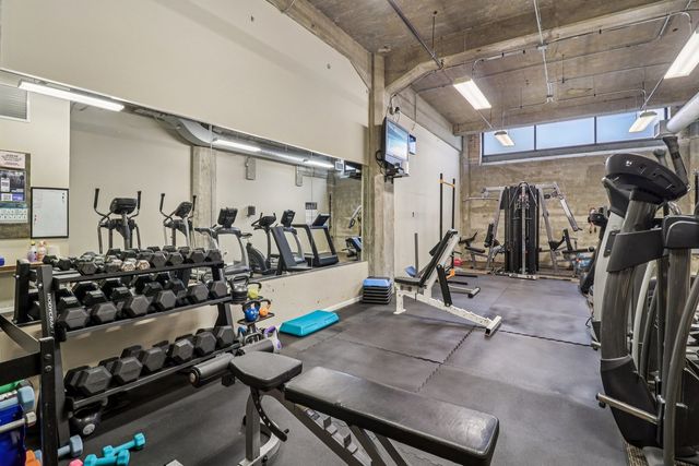 210 S DESPLAINES Street 304, Chicago, IL 60661