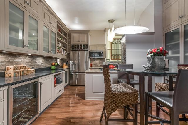 1210 N ASTOR Street 1A, Chicago, IL 60610