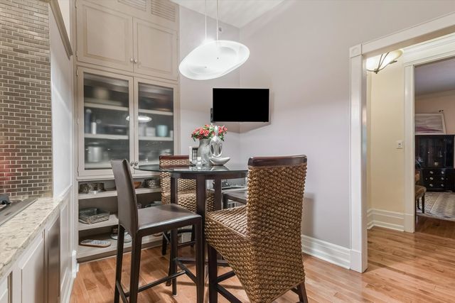 1210 N ASTOR Street 1A, Chicago, IL 60610