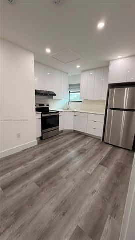 10370 SW 24th Street B, Miami, FL 33165