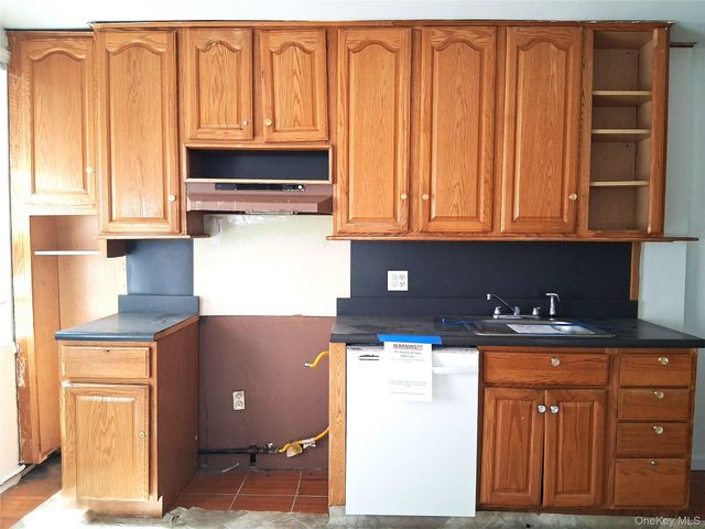 155 W End Avenue, Brooklyn, NY 11235