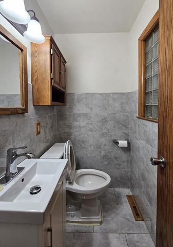 2127 N 122nd STREET, Wauwatosa, WI 53226