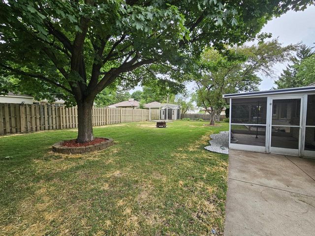 2127 N 122nd STREET, Wauwatosa, WI 53226