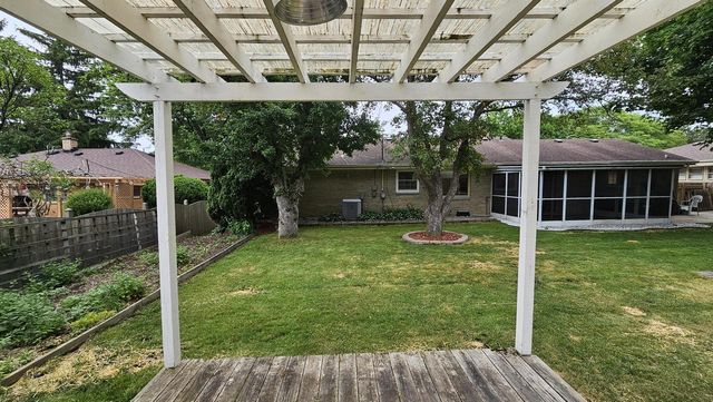 2127 N 122nd STREET, Wauwatosa, WI 53226