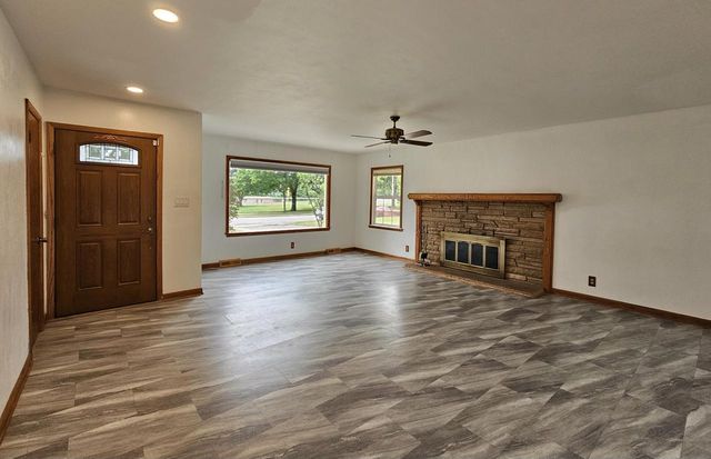2127 N 122nd STREET, Wauwatosa, WI 53226