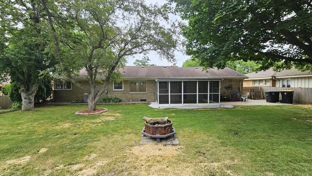 2127 N 122nd STREET, Wauwatosa, WI 53226