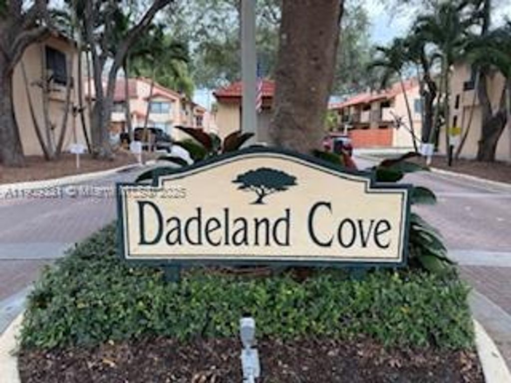 7816 SW 102nd Ln, Miami, FL 33156