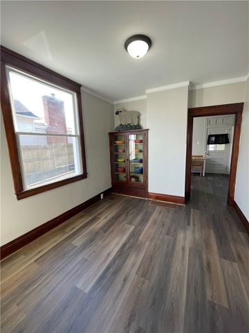 138 E Smithfield St, Mt Pleasant Twp, PA 15666