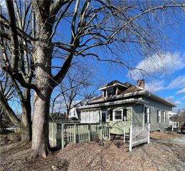 138 E Smithfield St, Mt Pleasant Twp, PA 15666