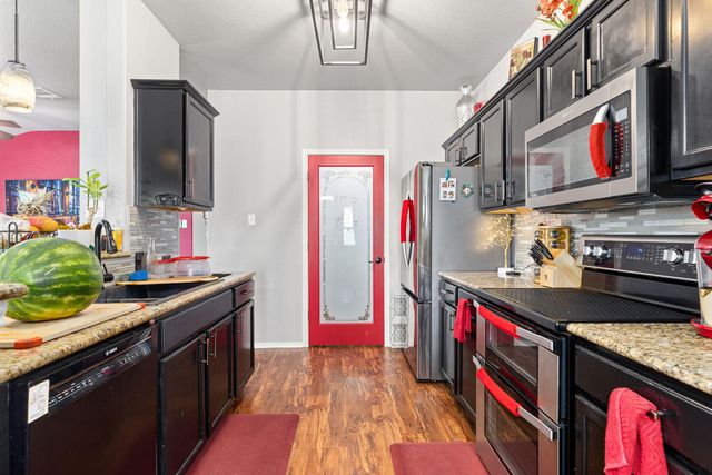 327 Comal RUN, Hutto, TX 78634