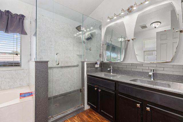 327 Comal RUN, Hutto, TX 78634