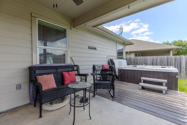 327 Comal RUN, Hutto, TX 78634