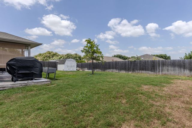 327 Comal RUN, Hutto, TX 78634