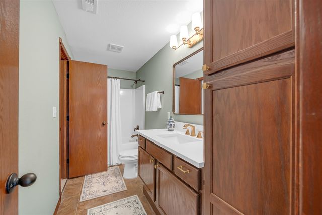 728 S Bristol Cir Unit 14, Wichita, KS 67207