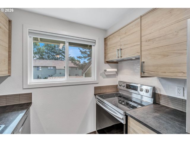 5160 Sw 180TH Ave 6, Beaverton, OR 97078