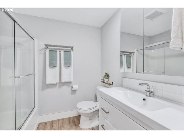 5160 Sw 180TH Ave 6, Beaverton, OR 97078
