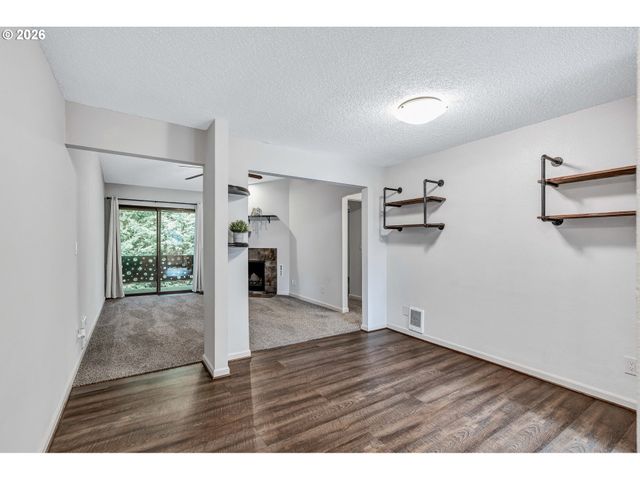 5160 Sw 180TH Ave 6, Beaverton, OR 97078