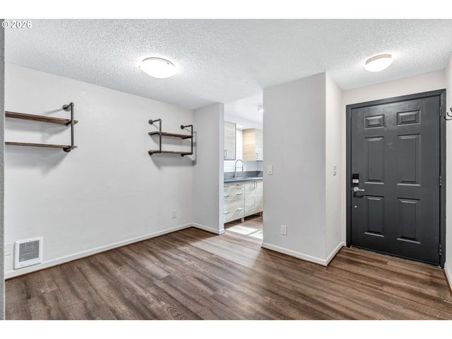 5160 Sw 180TH Ave 6, Beaverton, OR 97078
