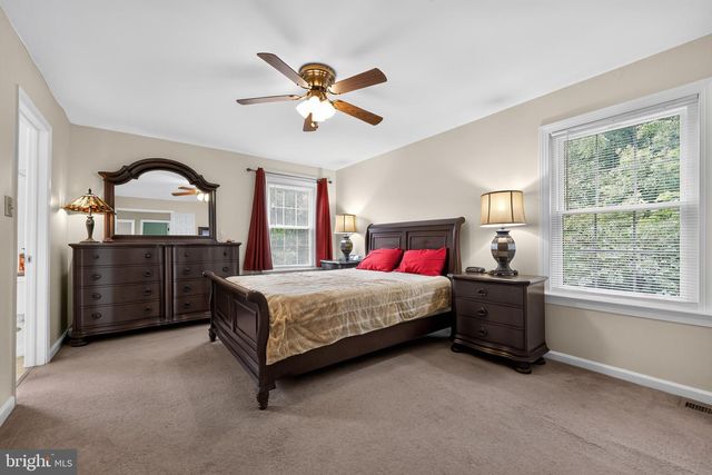 88 VILLAGE DR, Schwenksville, PA 19473