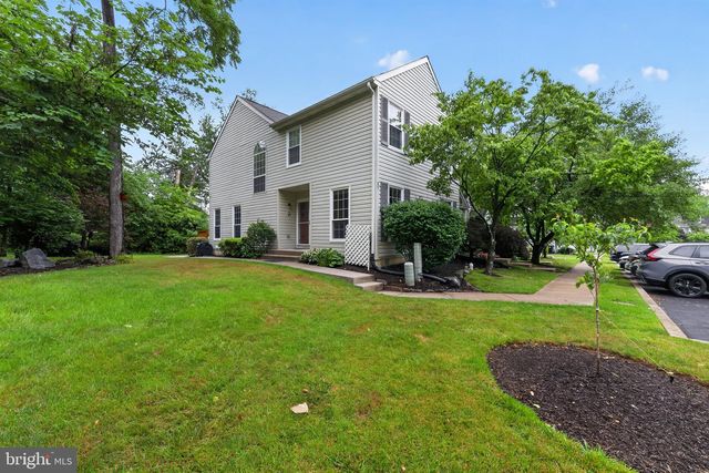 88 VILLAGE DR, Schwenksville, PA 19473